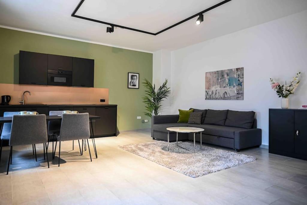 Moderne In Ruhiger Umgebung Nahe Messe Апартаменты *
