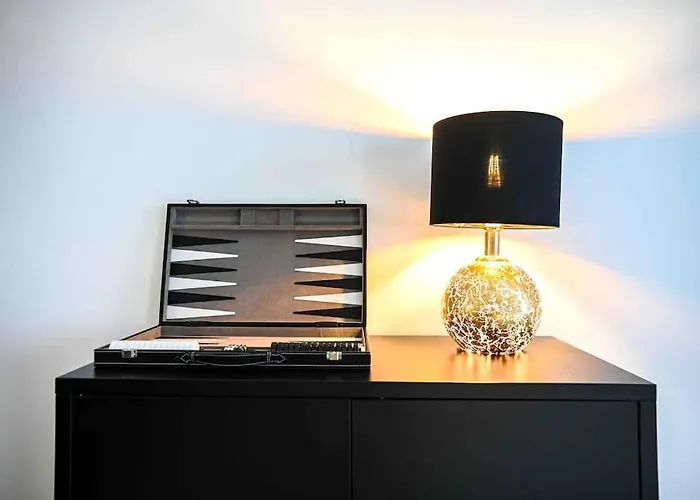 Moderne Wohnung In Ruhiger Umgebung Nahe Messe