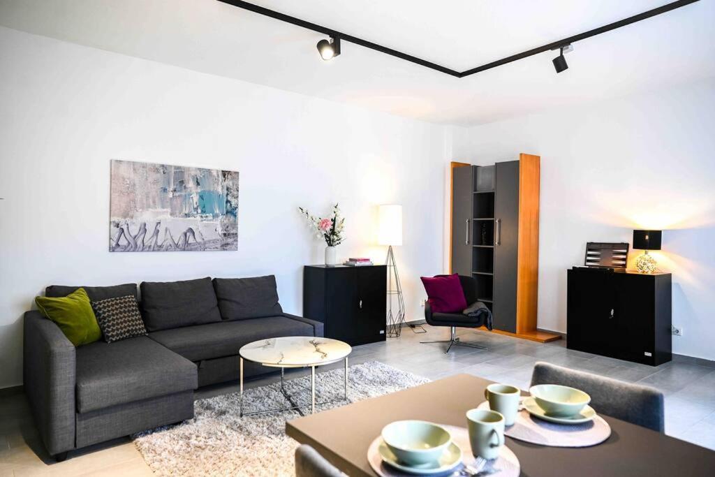 Moderne In Ruhiger Umgebung Nahe Messe Appartamento